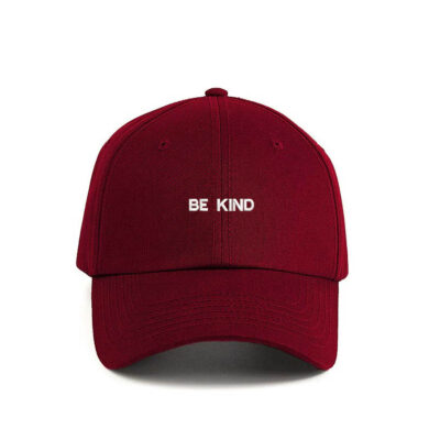 Cappellino scritta be kind bordeaux