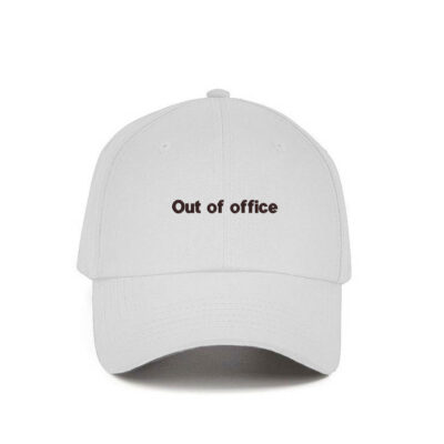 Cappellino out of office scritta ricamata bianco